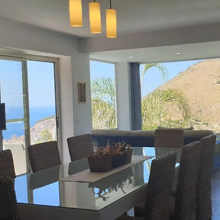 Mit Privatpool Fuer 6 Personen Ca 150 Qm In Cefalu, Sizilien Nordkueste Von Sizilien * Cefalu