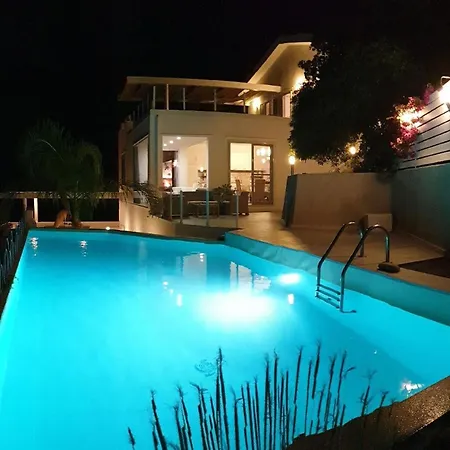 Mit Privatpool Fuer 6 Personen Ca 150 Qm In Cefalu, Sizilien Nordkueste Von Sizilien Holiday home
