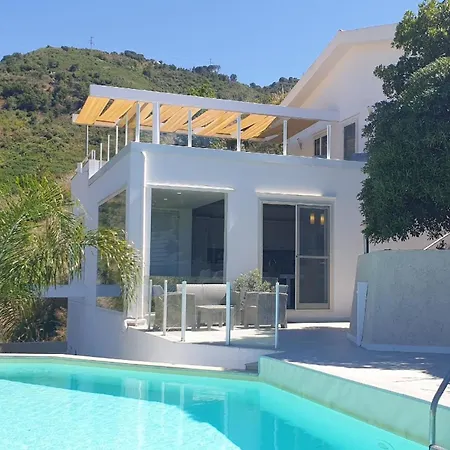 Mit Privatpool Fuer 6 Personen Ca 150 Qm In Cefalu, Sizilien Nordkueste Von Sizilien * Cefalu